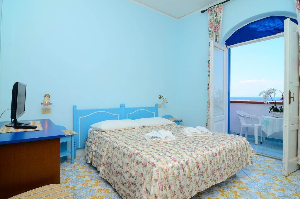 Hotel Terme Marina Lacco Ameno  Екстериор снимка