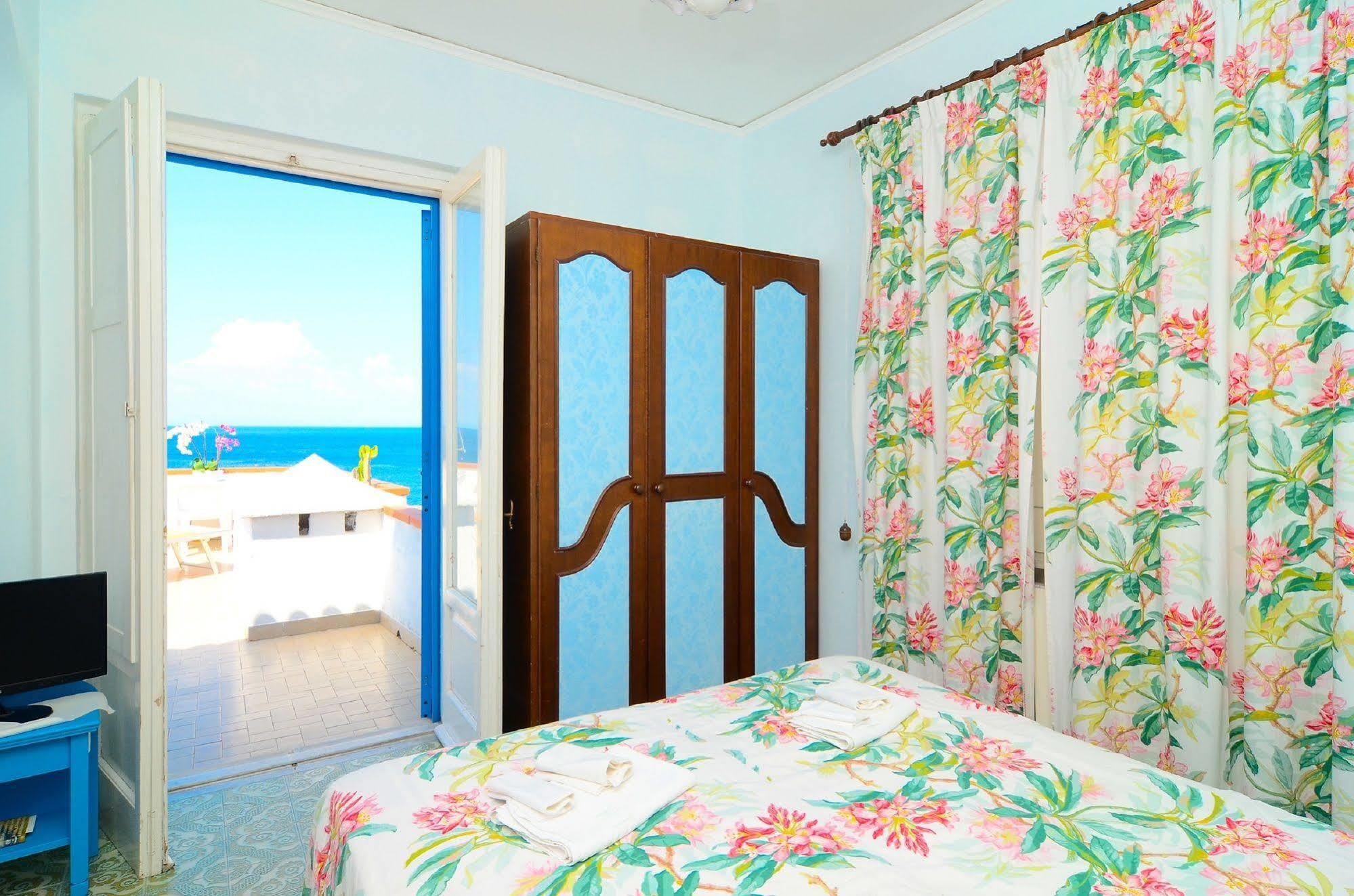 Hotel Terme Marina Lacco Ameno  Екстериор снимка